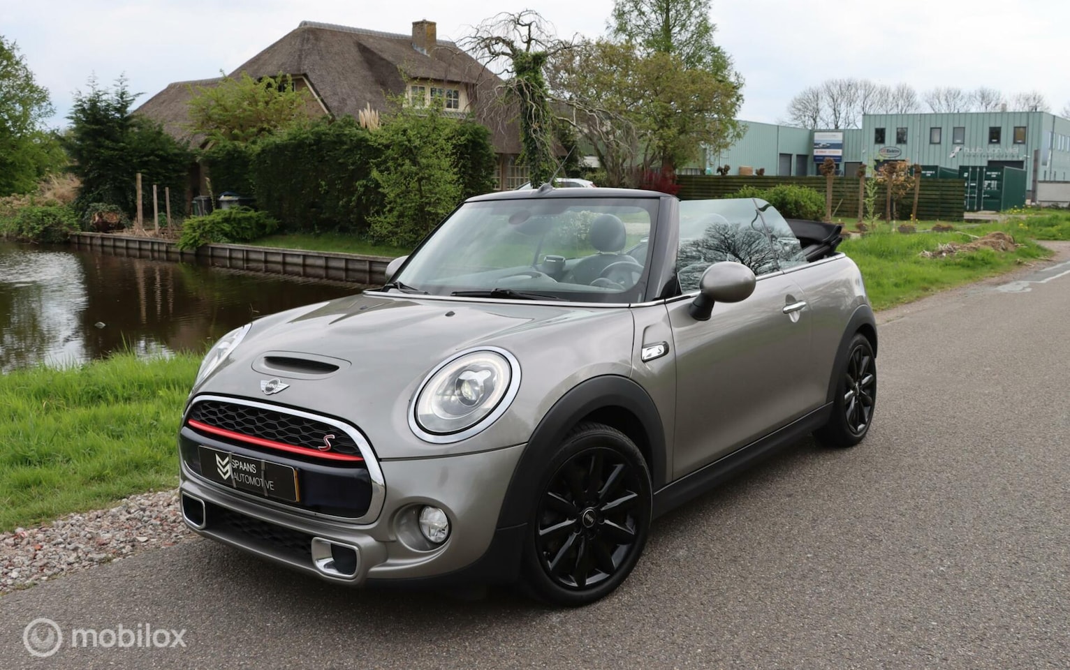 MINI Cabrio - 2.0 Cooper S / JCW / Leder / Navi / F1 flippers - AutoWereld.nl