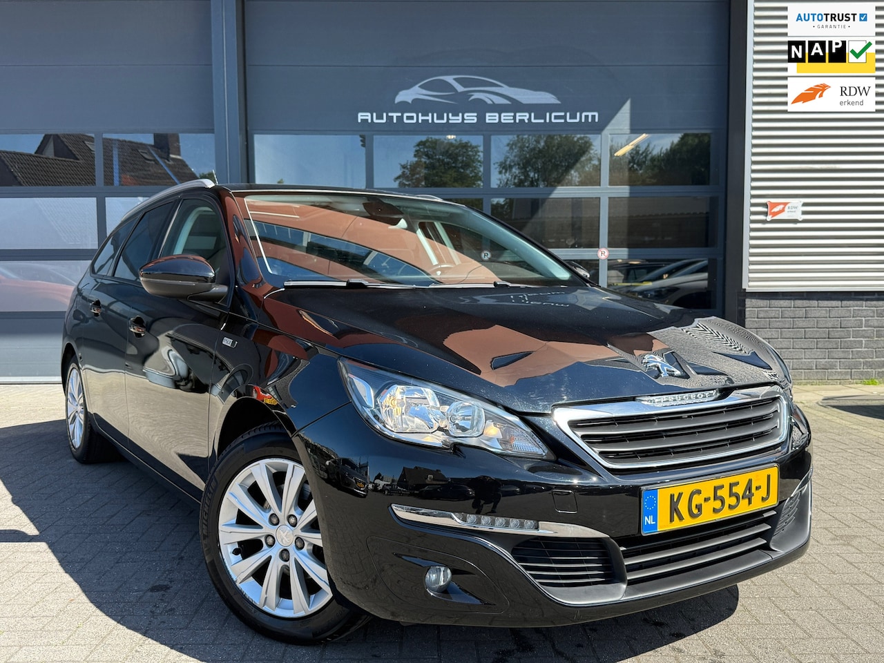 Peugeot 308 SW - 1.2 PureTech Style|Panorama dak|NAP|Cruise|PDC - AutoWereld.nl