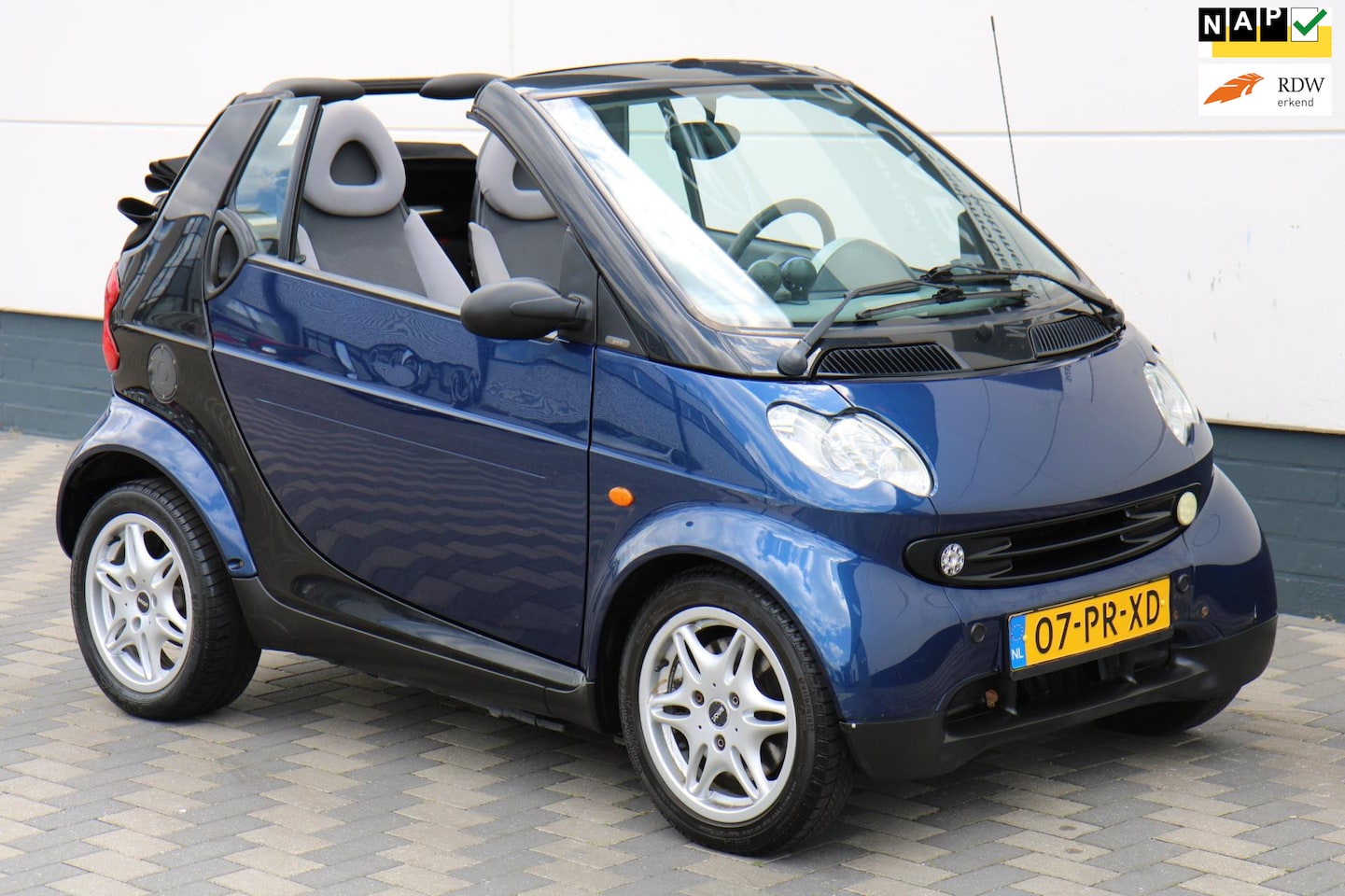 Smart Cabrio - Echte automaat met druk knopje aan pook en NAP - AutoWereld.nl
