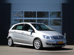 Mercedes-Benz B-klasse - 180 CDI Automaat Airco/Cruise/Navi/Bluetooth/PDC/Stoelverwarming/RadioCD/17"LM/Trekhaak/AP