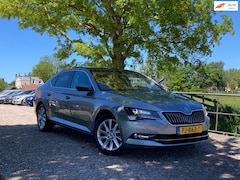 Skoda Superb - 1.6 TDI Style Business | Pano + DSG + Navi Nu € 17.975,