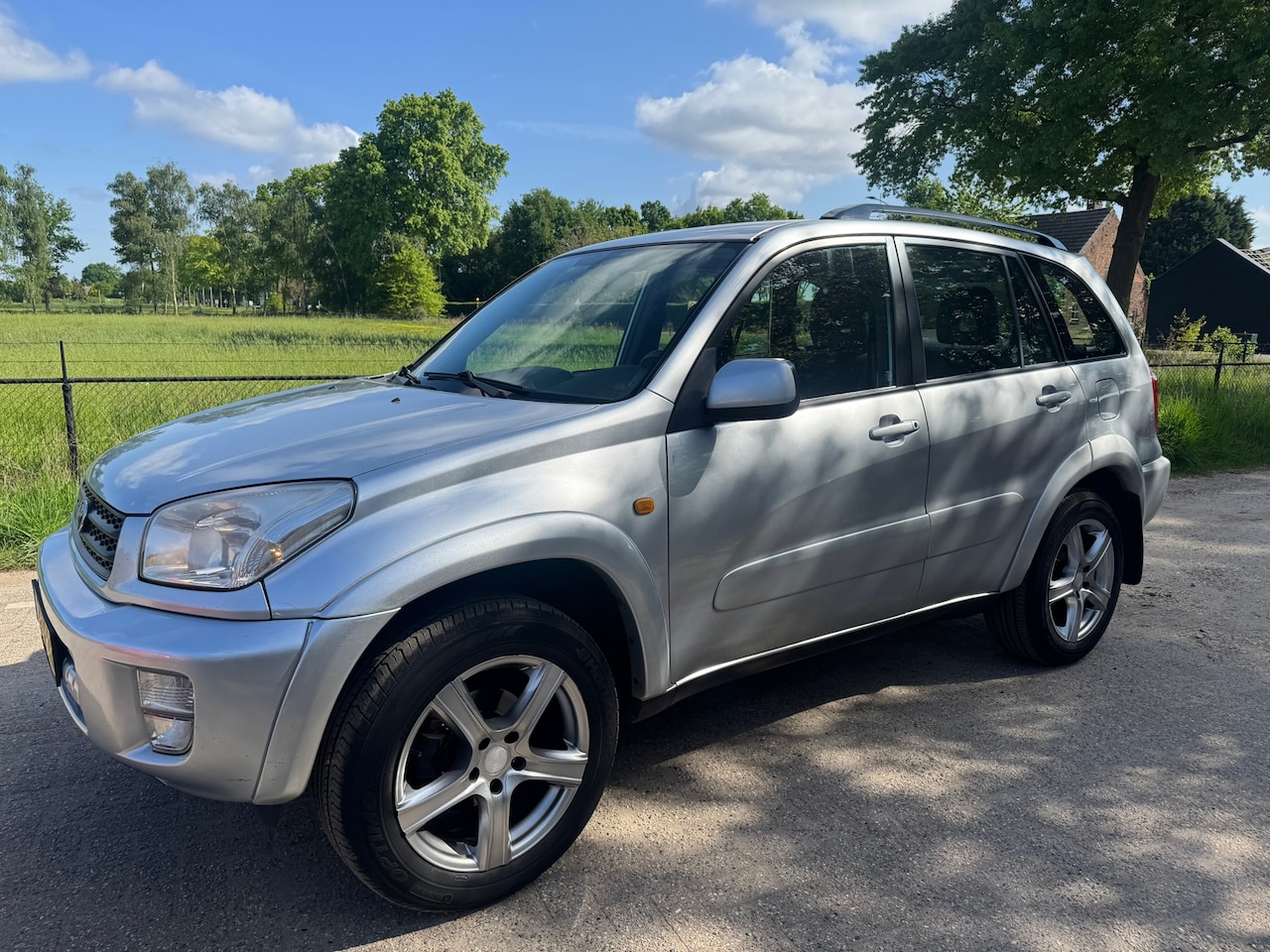 Toyota RAV4 - 2.0-16V VVT-i Luna 2.0-16V VVT-i Luna, automaat, nw APK, extra set winterbanden - AutoWereld.nl