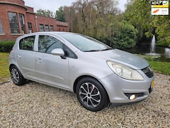 Opel Corsa - 1.2-16V Essentia 5-deurs AIRCO/cruise