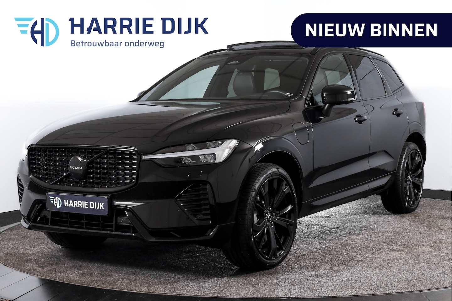 Volvo XC60 - 2.0 T6 Plug-in hybrid AWD Ultra Black Edition | S/K-Panodak | Elek. Trekhaak | Alarmklasse - AutoWereld.nl