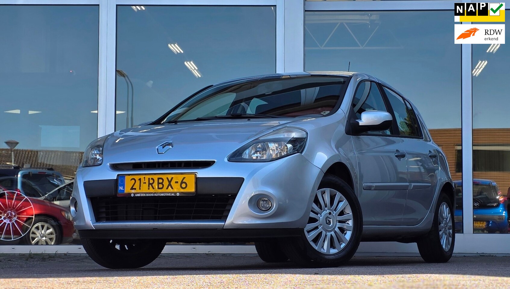 Renault Clio - 1.2i 16V Collection Airco 3e Eigenaar APK 22-02-2026 Garantie - AutoWereld.nl