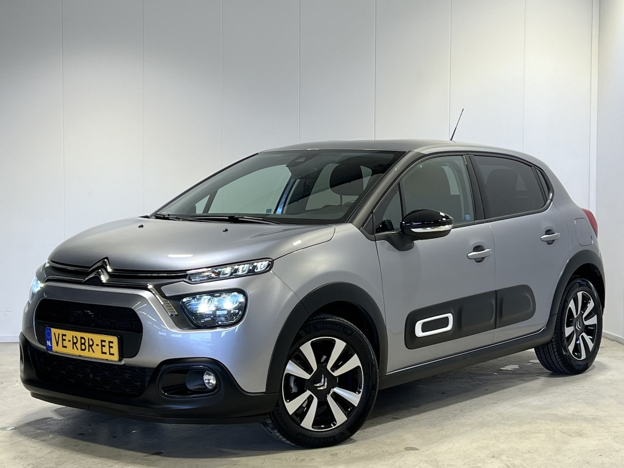 Citroën C3 - 1.2 Turbo Feel Edition | Android Auto/Apple Carplay | LM Velgen 16" | Parkeersensor Achter - AutoWereld.nl