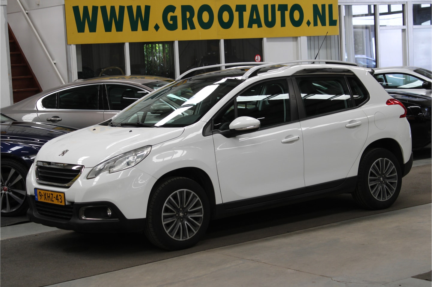 Peugeot 2008 - 1.2 PureTech Active Dealer onderhouden, Panoramadak, NAP, Airco - AutoWereld.nl