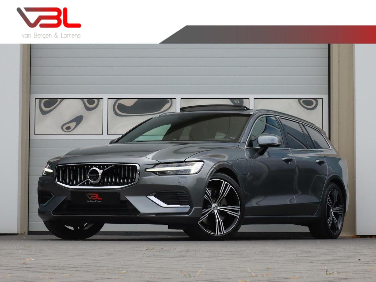 Volvo V60 - 2.0 T8 Twin Engine AWD 390PK Inscription | Full Options - AutoWereld.nl
