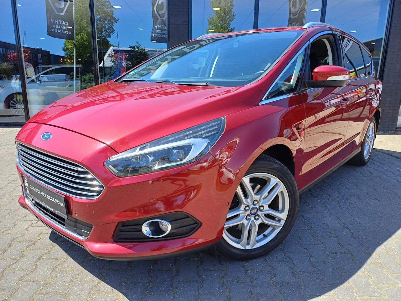 Ford S-Max - 1.5 Titanium 7 Persoons NAV ParkPilot PDC 18" LMV Climate Cruise - AutoWereld.nl
