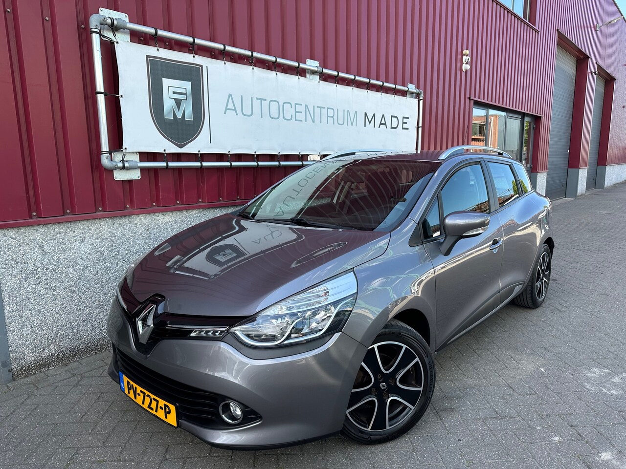 Renault Clio Estate - 1.2 Dynamique // 92 DKM // Automaat // Navi // Airco // Cruise control // Trekhaak - AutoWereld.nl