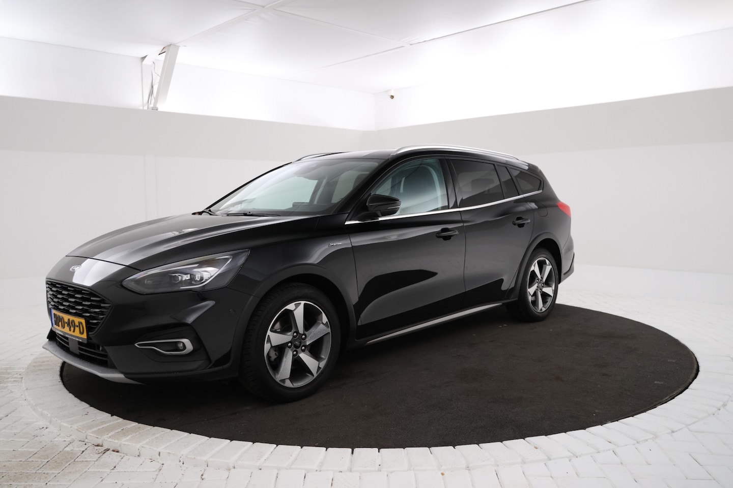 Ford Focus Wagon - 1.5 EcoBlue Titanium X Trekhaak, Leer, Apple Carplay, Airco, PDC, Camera - AutoWereld.nl