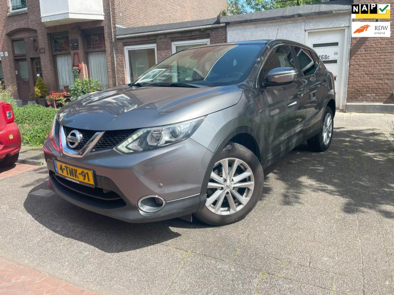 Nissan Qashqai - 1.2 Connect Edition Panorama/Lage km stand! - AutoWereld.nl