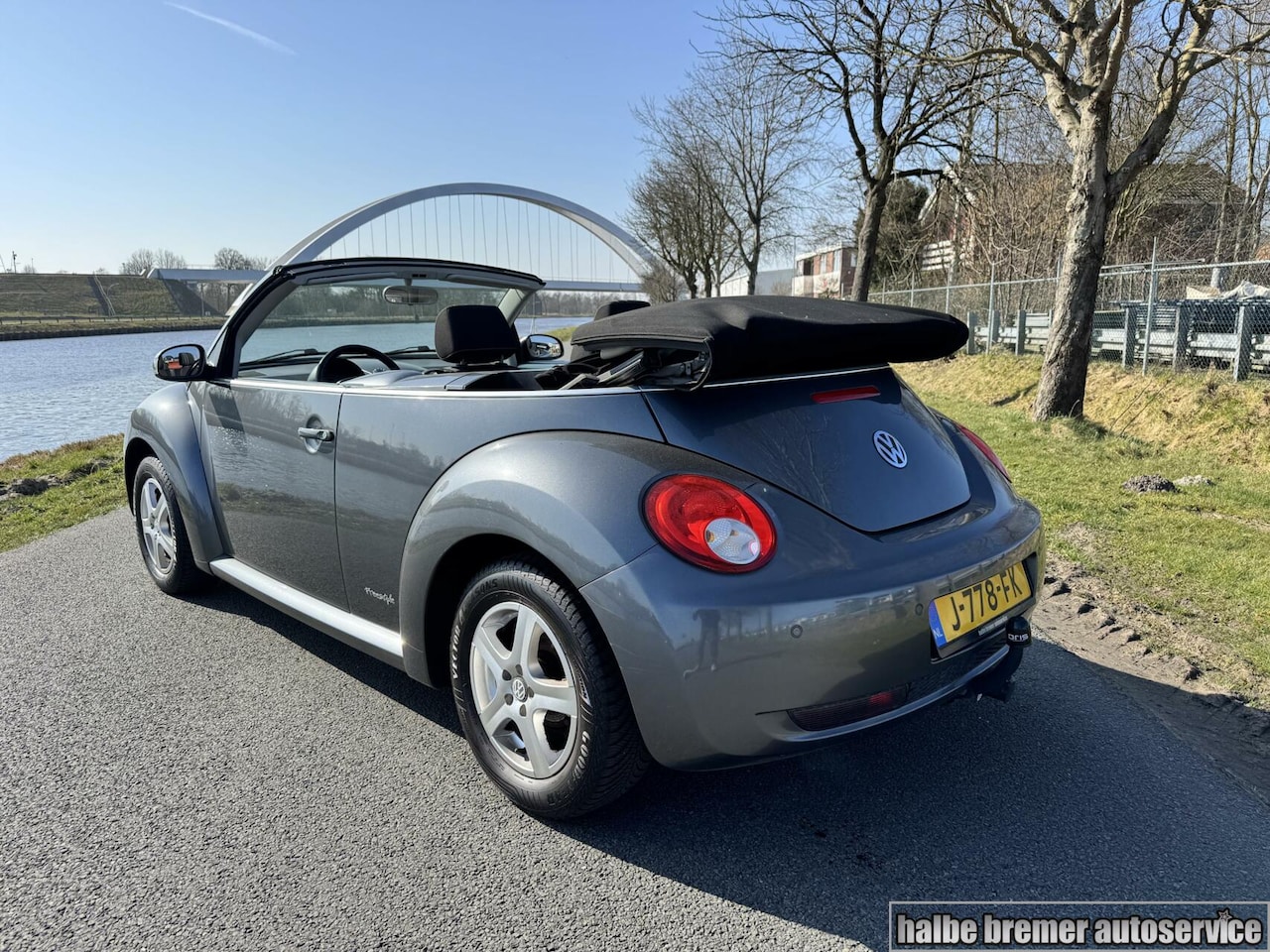Volkswagen New Beetle Cabriolet - 1.6 Highline Youngtimer - AutoWereld.nl