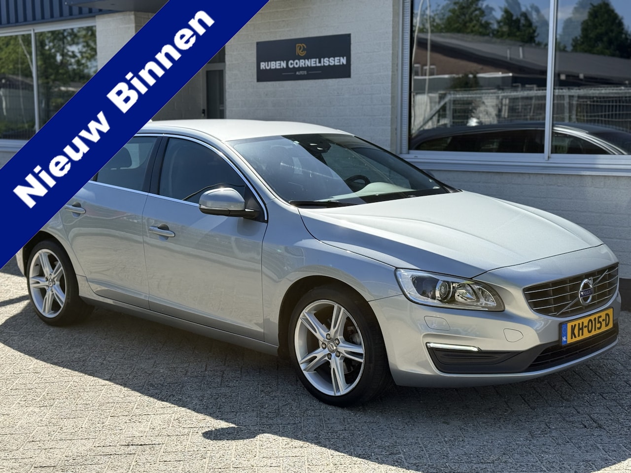 Volvo V60 - 1.5 T2 | 1e EIGENAAR | TREKHAAK | NL AUTO | XENON | STOELVERWARMING | DEAL. ONDH - AutoWereld.nl