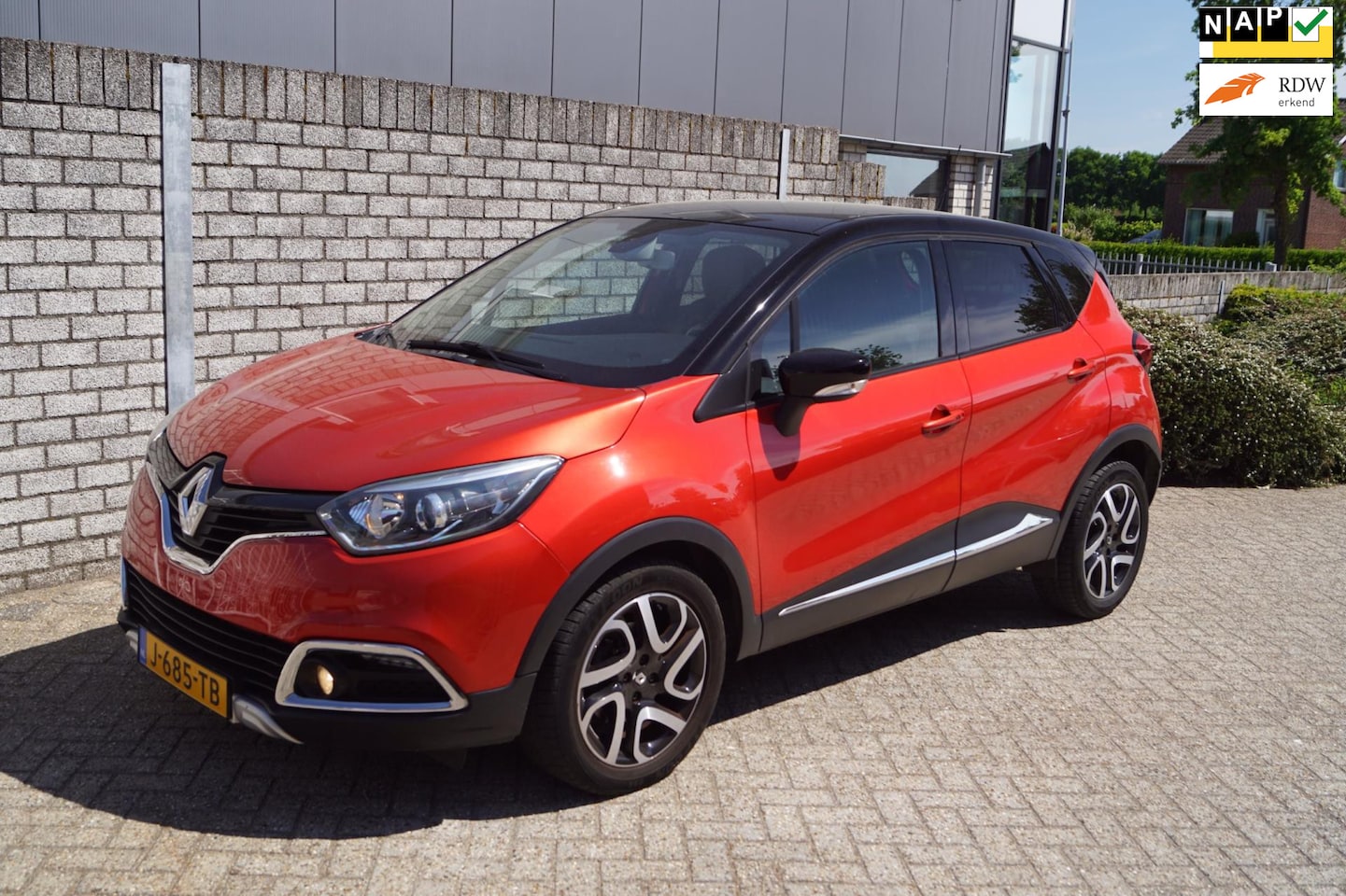 Renault Captur - 1.2 TCe Xmod Automaat Leder Stoelverwarming Navi Camera Clima Cruise PDC LMV - AutoWereld.nl