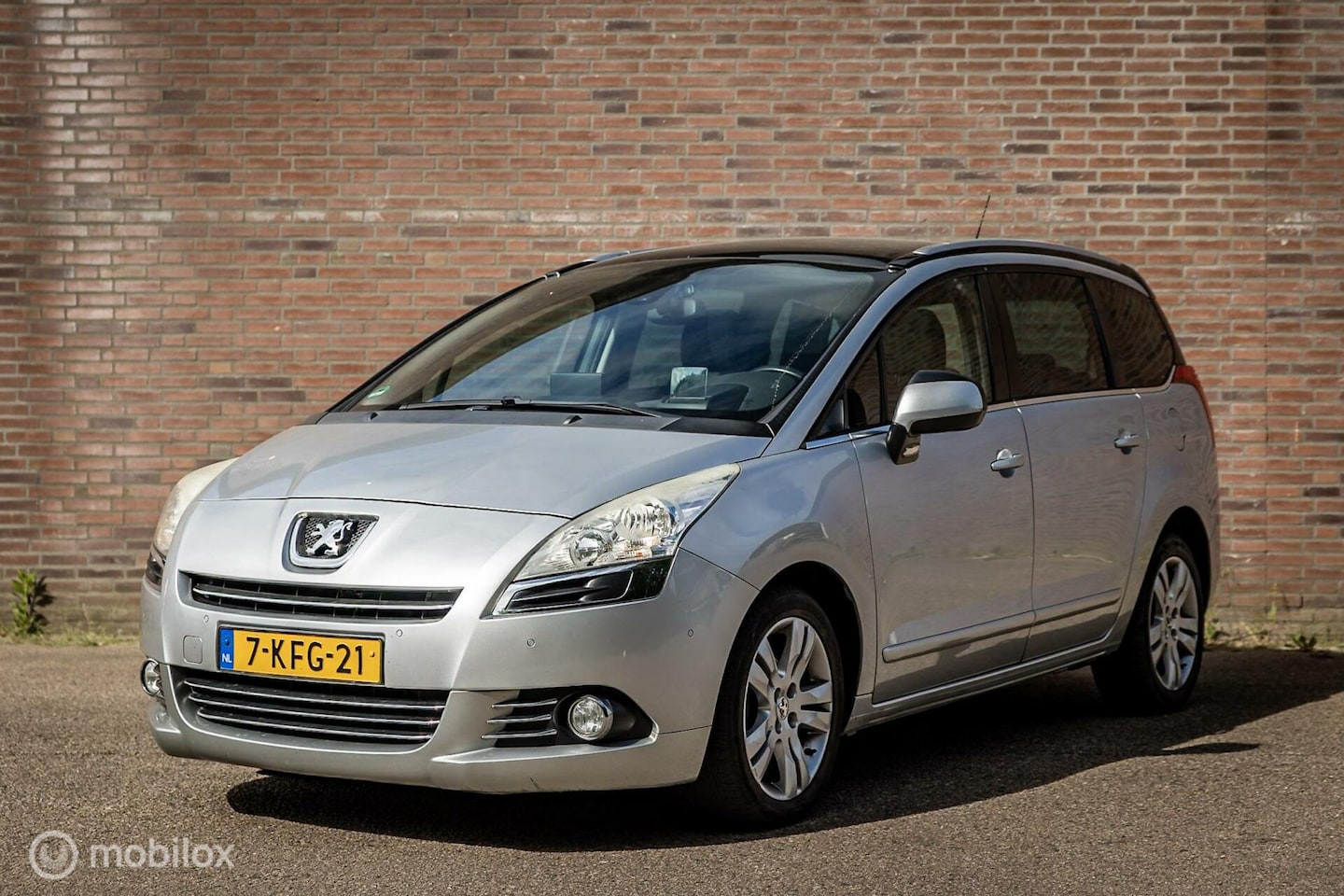 Peugeot 5008 - 1.6 HDi Active 7p. | Pano | HUD | PDC |Trekhaak - AutoWereld.nl