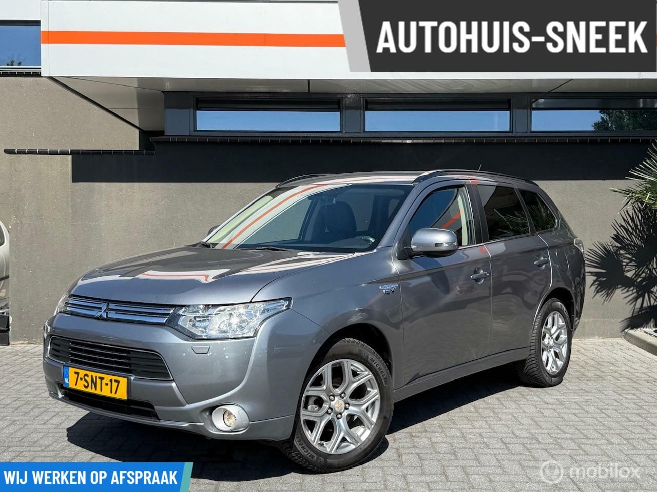 Mitsubishi Outlander - 2.0 PHEV Intense + - AutoWereld.nl