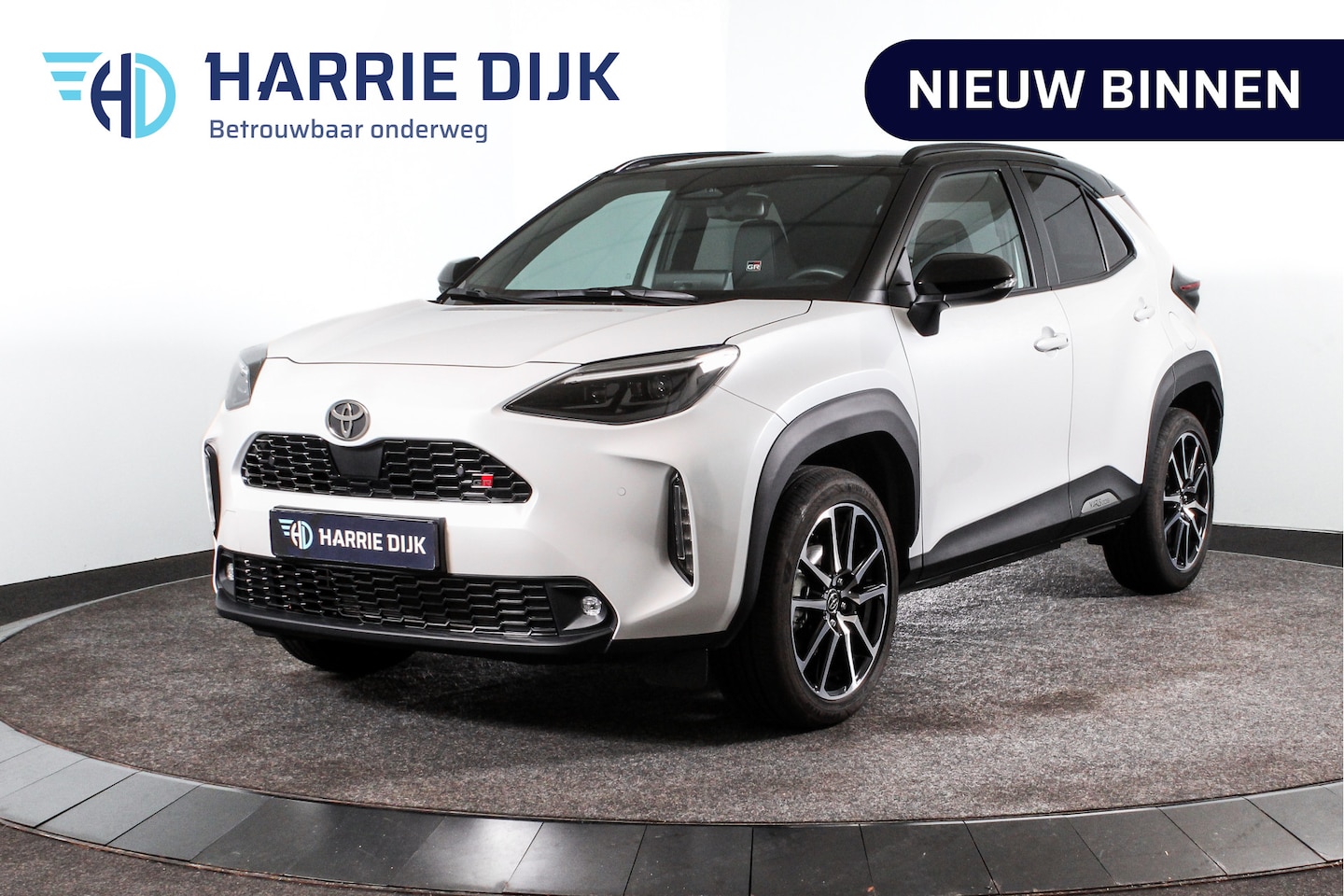 Toyota Yaris Cross - 1.5 Hybrid 130 GR Sport Automaat (Nieuw model) | Dig.Cockpit | Adapt.Cruise | Head-up | St - AutoWereld.nl
