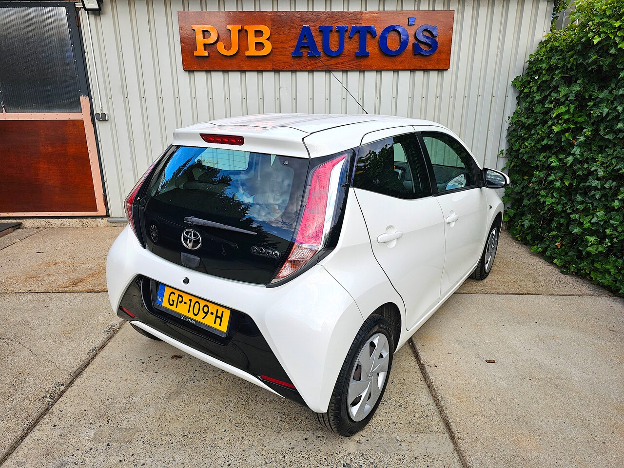 Toyota Aygo - 1.0 VVT-i x-play Airco! Camera!