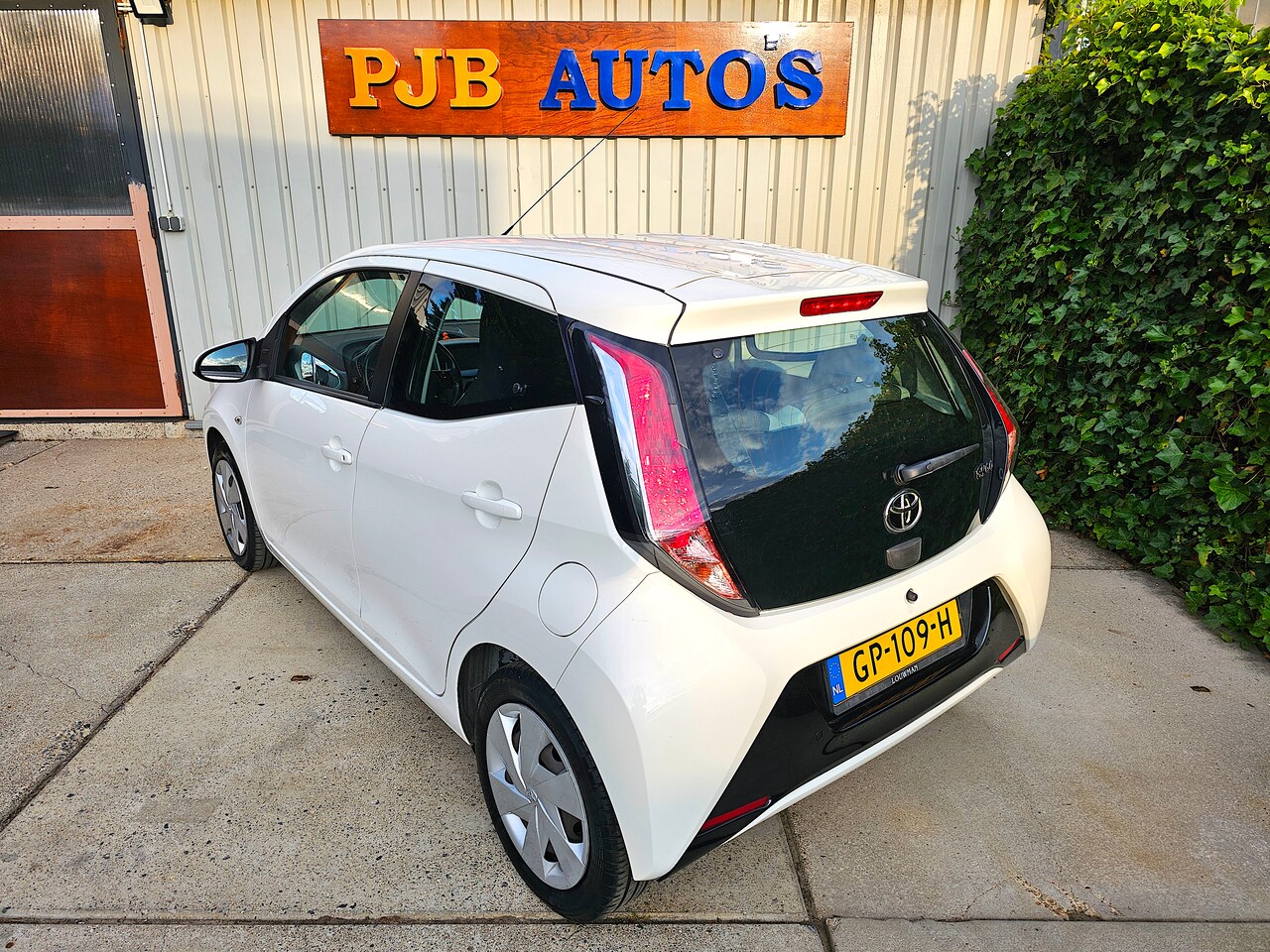 Toyota Aygo - 1.0 VVT-i x-play Airco! Camera!