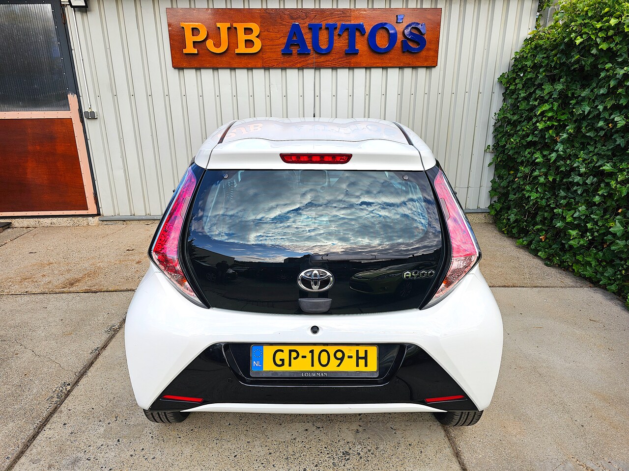 Toyota Aygo - 1.0 VVT-i x-play Airco! Camera!