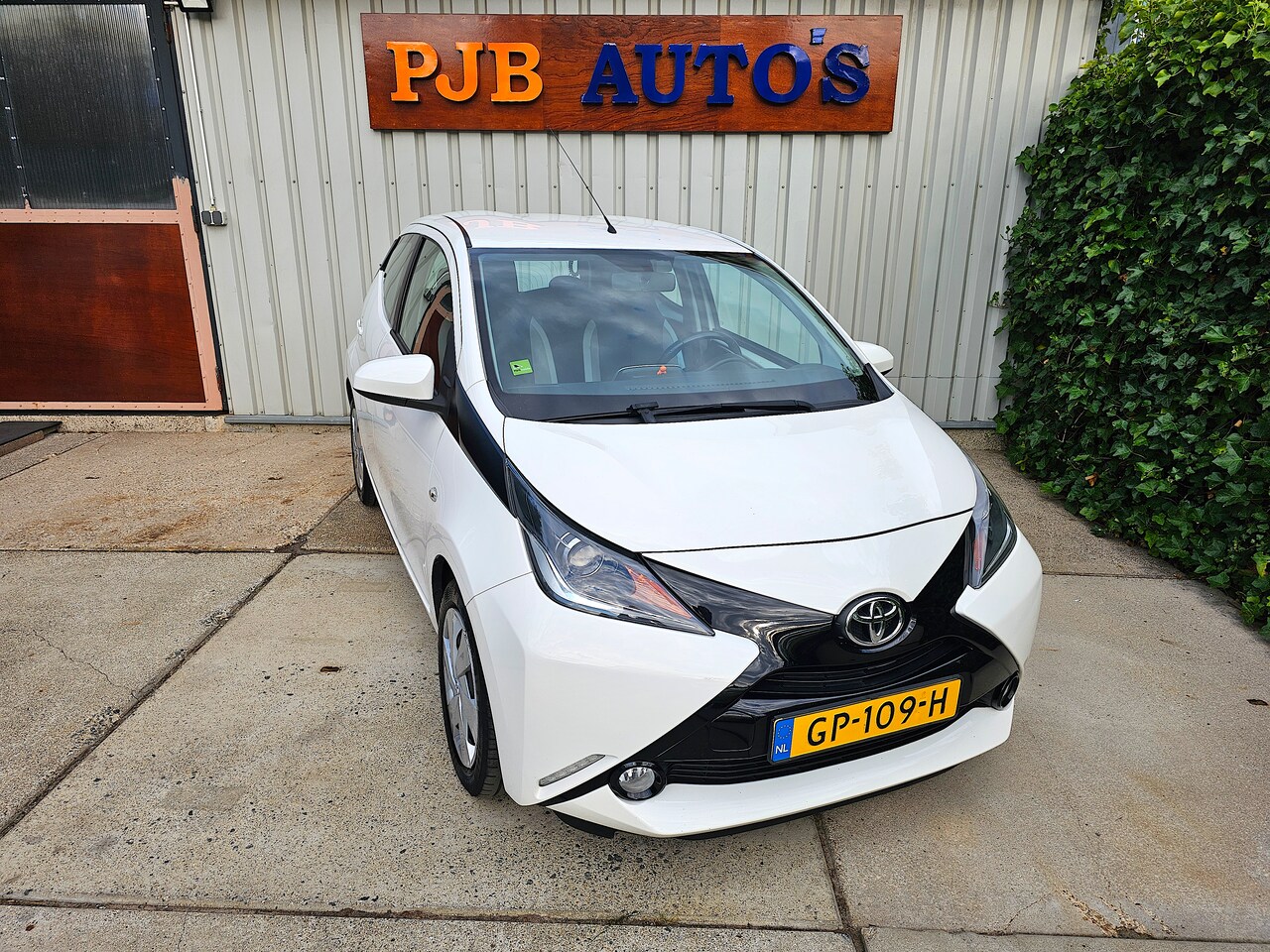 Toyota Aygo - 1.0 VVT-i x-play Airco! Camera!