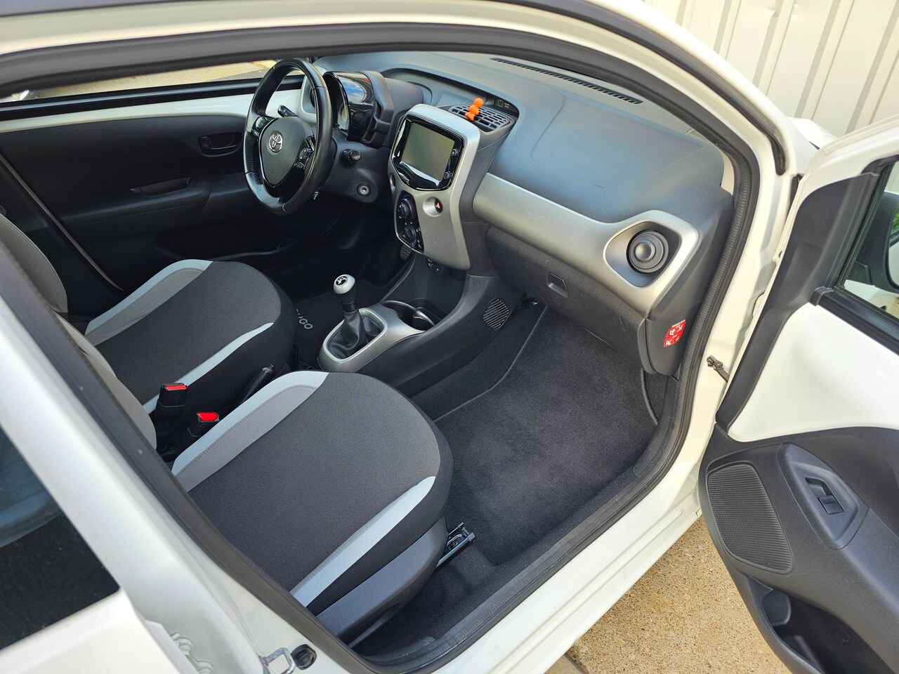 Toyota Aygo - 1.0 VVT-i x-play Airco! Camera!