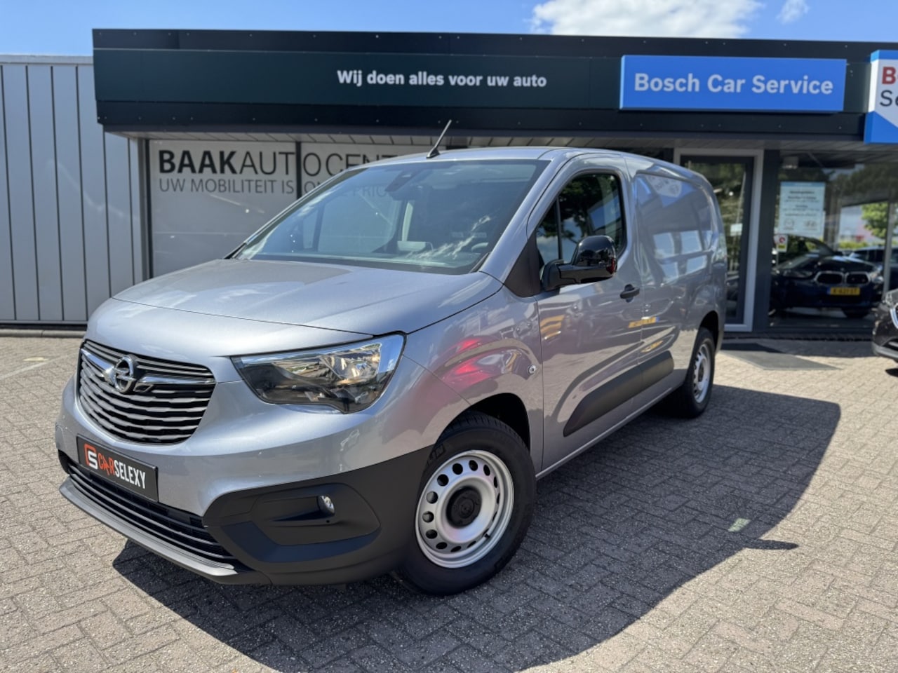 Opel Combo - 1.5D L2H1 | 131PK | Navigatie | 3-Zits | NIEUW - AutoWereld.nl