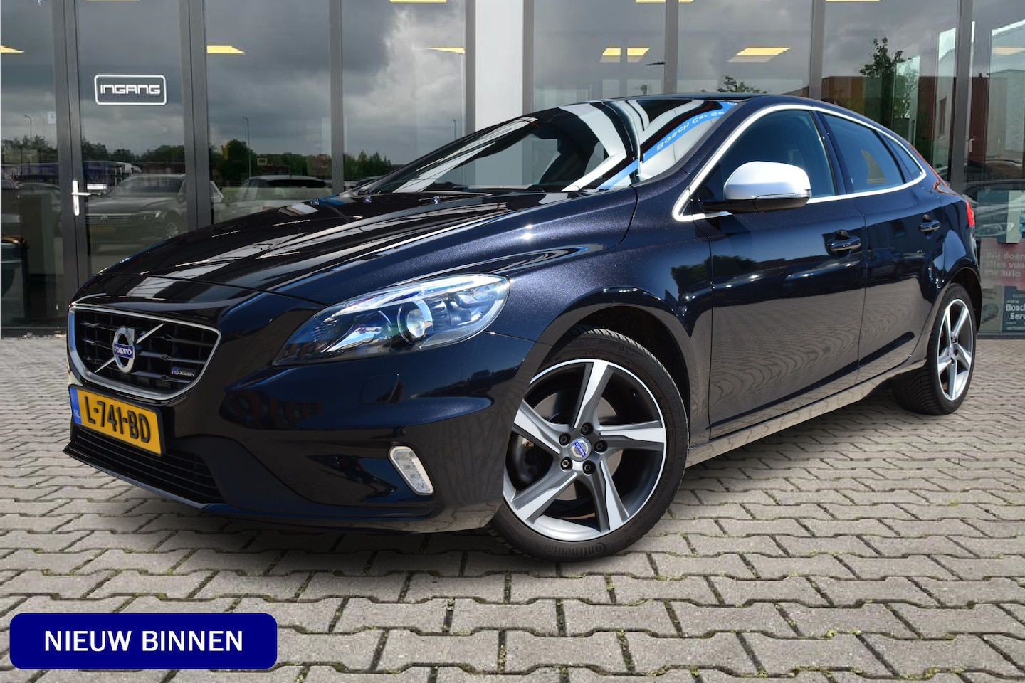 Volvo V40 - 1.6 T2 R-Design | Xenon | 17 Inch | PDC | - AutoWereld.nl