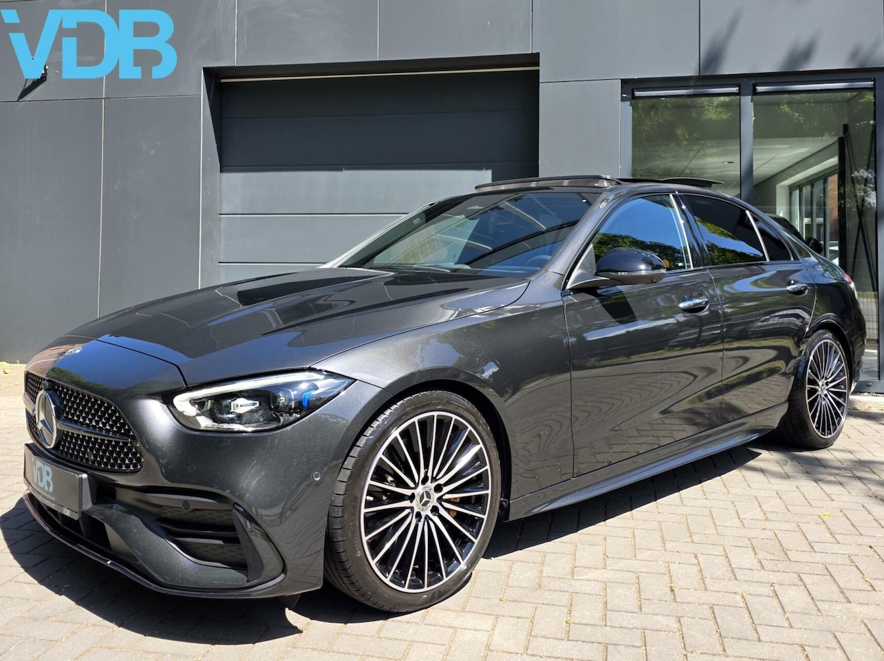 Mercedes-Benz C-klasse - C180 AMG PANO 360 MEMORY BURMESTER VOL!!! - AutoWereld.nl