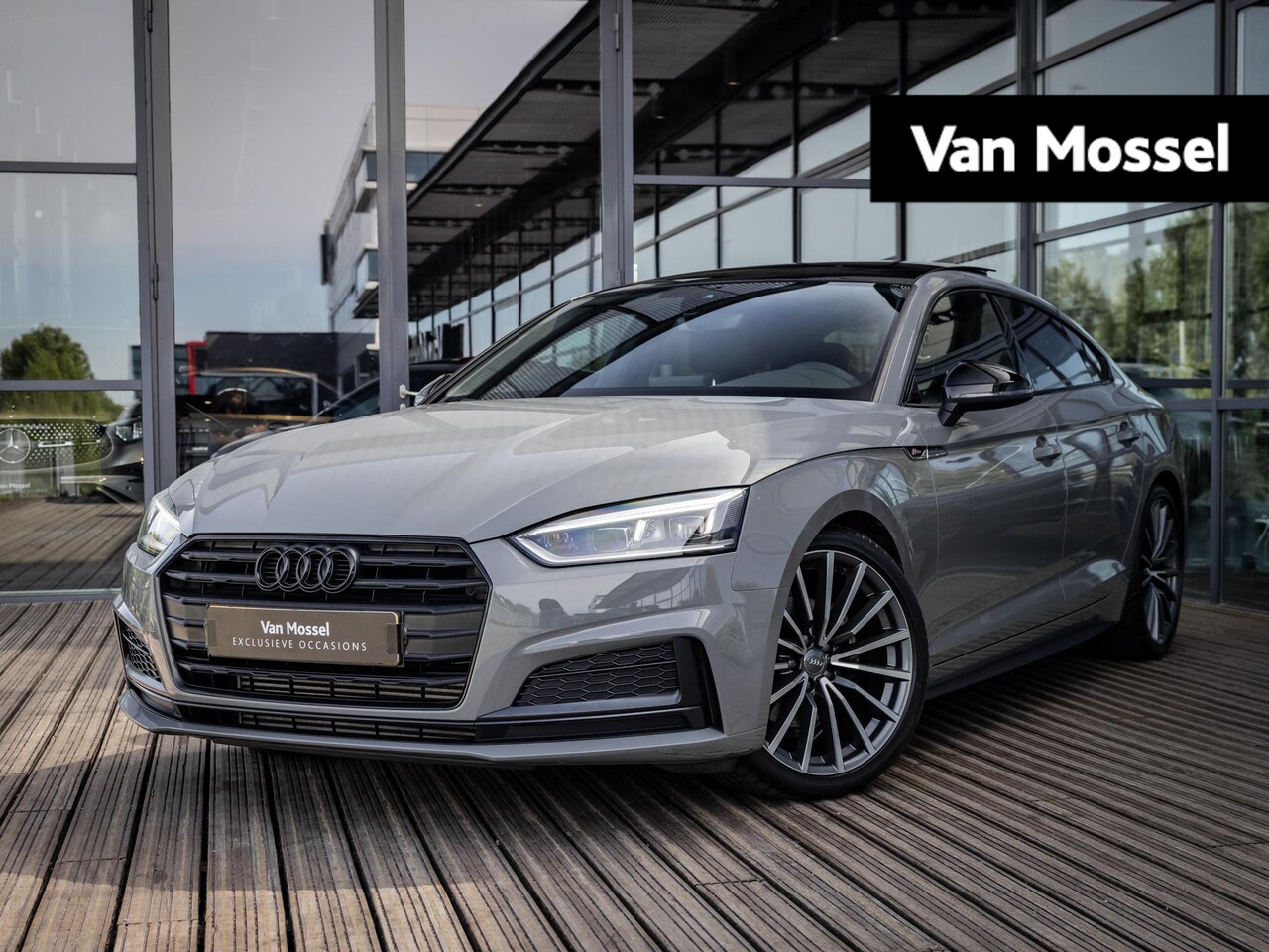 Audi A5 Sportback - 35 TFSI Sport S-line black edition | PANORAMA/SCHUIF-KANTELDAK | QUANTUM GRIJS | SFEERVERL - AutoWereld.nl