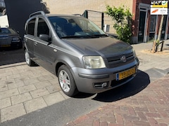 Fiat Panda - 1.2 Benzine Handgeschakeld 5-deurs RIJDT SCHAKELT TOP