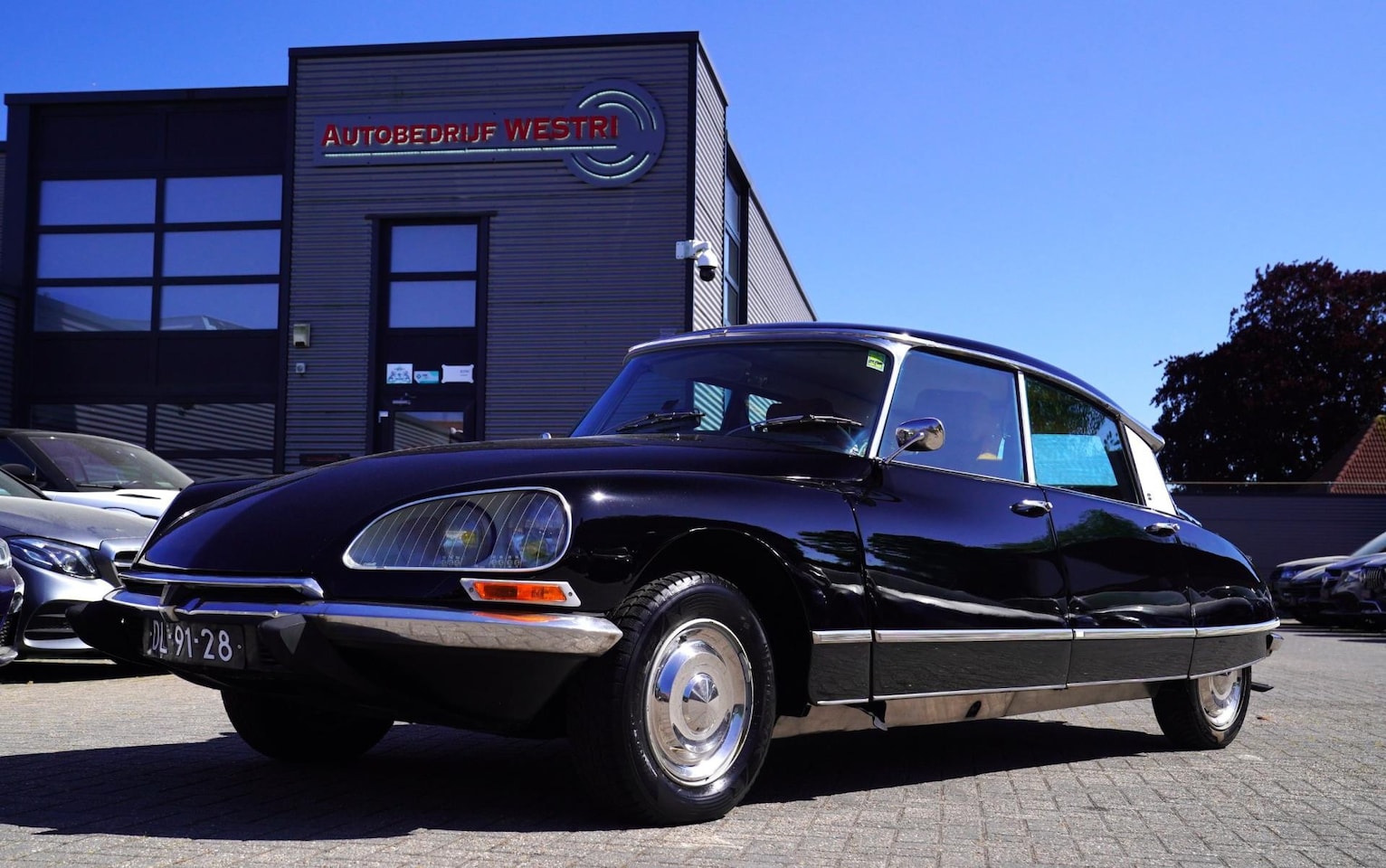 Citroën DS - 20 | Stuurbekrachtiging | Hydraulische vering | Oldtimer | Half Automaat | 28 jaar van dez - AutoWereld.nl