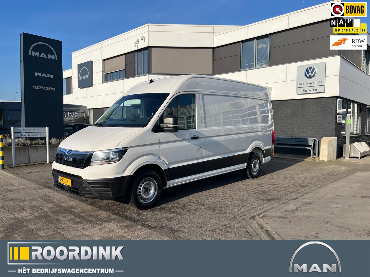 MAN TGE - 35 hand camera, 3 Zits - AutoWereld.nl