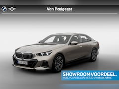 BMW i5 - Sedan eDrive40 M Sport Edition 84 kWh | Ambiance verlichting | Driving Assistant Plus | Sh