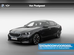 BMW i5 - Sedan eDrive40 M Sport Edition 84 kWh | M Sportpakket Pro | Glazen panoramadak | Showroomv