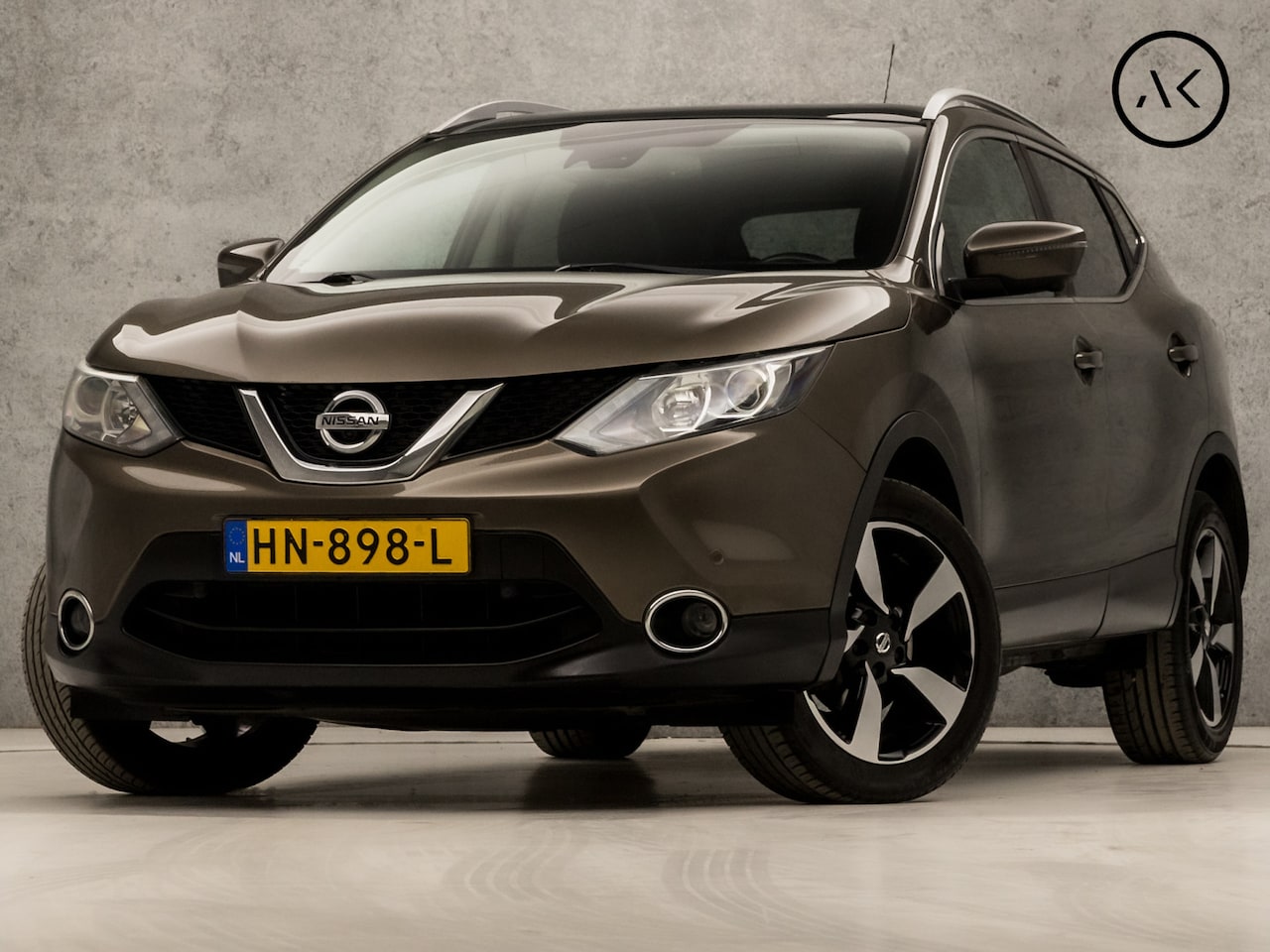 Nissan Qashqai - 1.2 Sport Deluxe (PANORAMADAK, NAVIGATIE, CLIMATE, 360 CAMERA, STOELVERWARMING, SPORTSTOEL - AutoWereld.nl