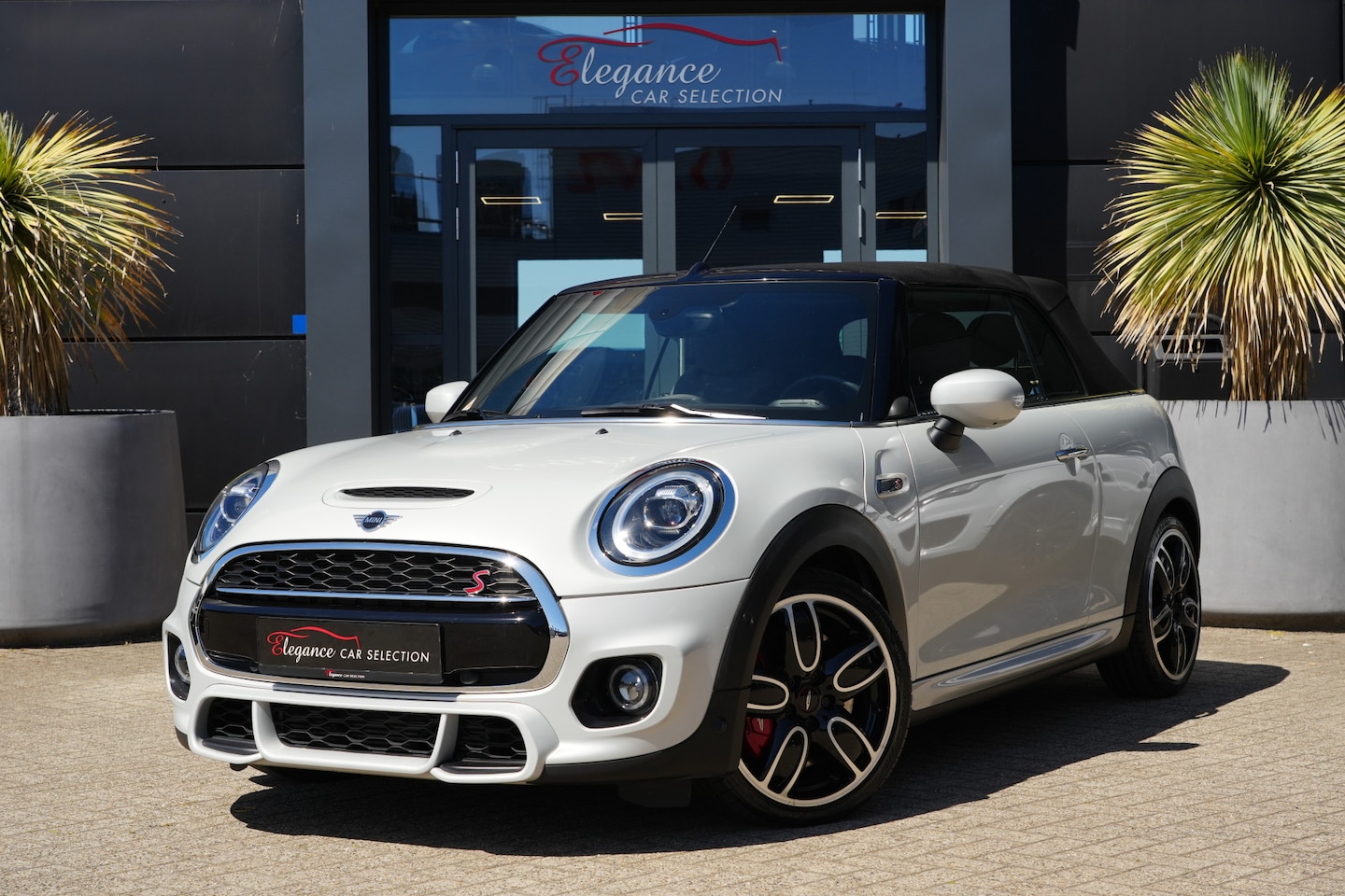 MINI Cabrio - Mini 2.0 Cooper S Chili 192pk Stoelverwarming/Navigatie/Camera - AutoWereld.nl