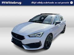 CUPRA Leon - 1.4 e-Hybrid VZ Performance / AUTOMAAT/ 245PK/ PANO/ KEYLESS/ PARK. SENSOREN + CAMERA/ APP
