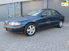 Volvo S60 - 2.4 Edition automaat yong timer nieuwe apk 16-2-2026