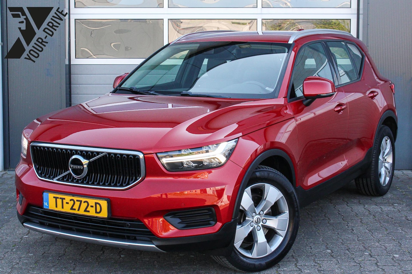 Volvo XC40 - 2.0 T4 190PK Momentum Automaat | Trekhaak & Sport Leder | Nette en zeer complete Nederland - AutoWereld.nl