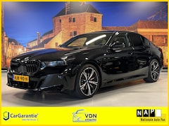 BMW 5-serie - 530e M Sport Edition Automaat Panodak HUD BTW
