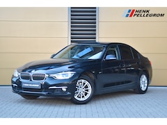 BMW 3-serie - 320i Luxury * Leder * Stoelverwarming * LED * Keyless