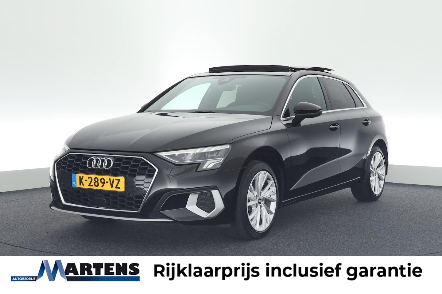 Audi A3 Sportback - 35 TFSI 150pk S-Tronic Business edition Trekhaak Panoramadak Virtual Cockpit Sportstoelen - AutoWereld.nl