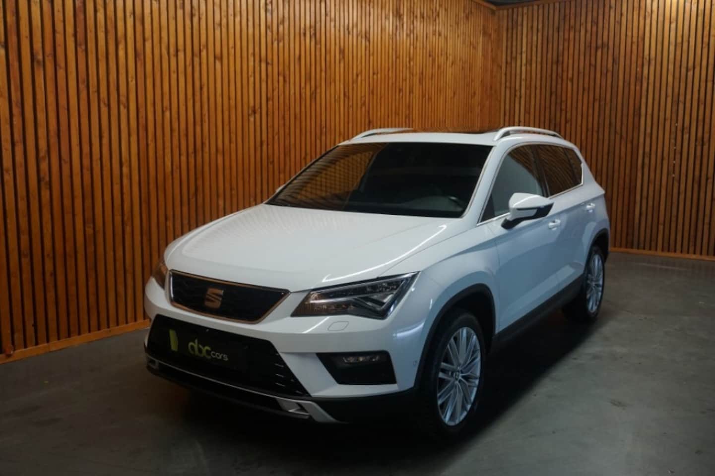 Seat Ateca - 1.5 TSI ECELEENCE BUSINESS INTENSE AUTOMAAT/ PANODAK - AutoWereld.nl