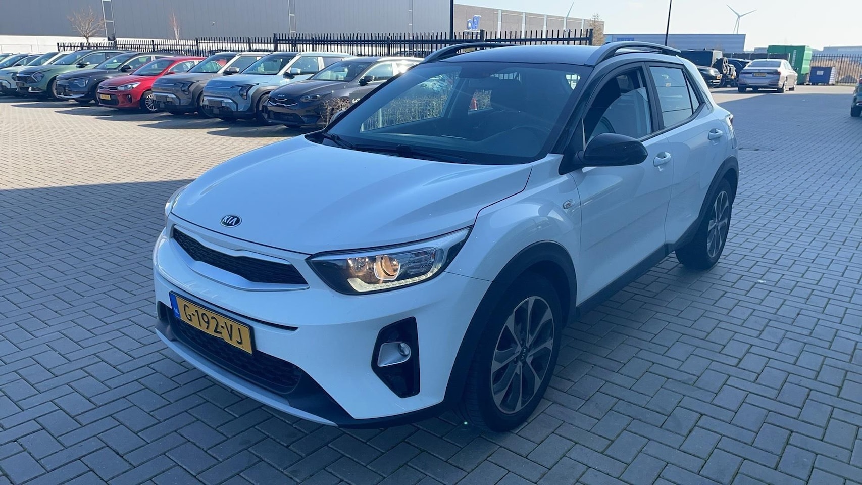 Kia Stonic - 1.0 Turbo DynamicLine | Dealer onderhouden |Cruise controle | Achteruitrijcamera | 100PK - AutoWereld.nl