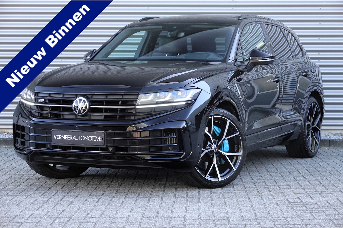 Volkswagen Touareg - 3.0 TSi eHybrid 4MOTION R | Pano | Trekhaak | Massage | HUD | DynAudio | Soft Close | 22" - AutoWereld.nl