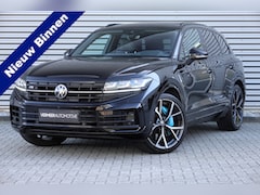 Volkswagen Touareg - 3.0 TSi eHybrid 4MOTION R | Pano | Trekhaak | Massage | HUD | DynAudio | Soft Close | 22"