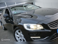 Volvo V60 - 2.0 T4 190pk Kinetic XENON/NAVIGATIE/TREKHAAK/PDC