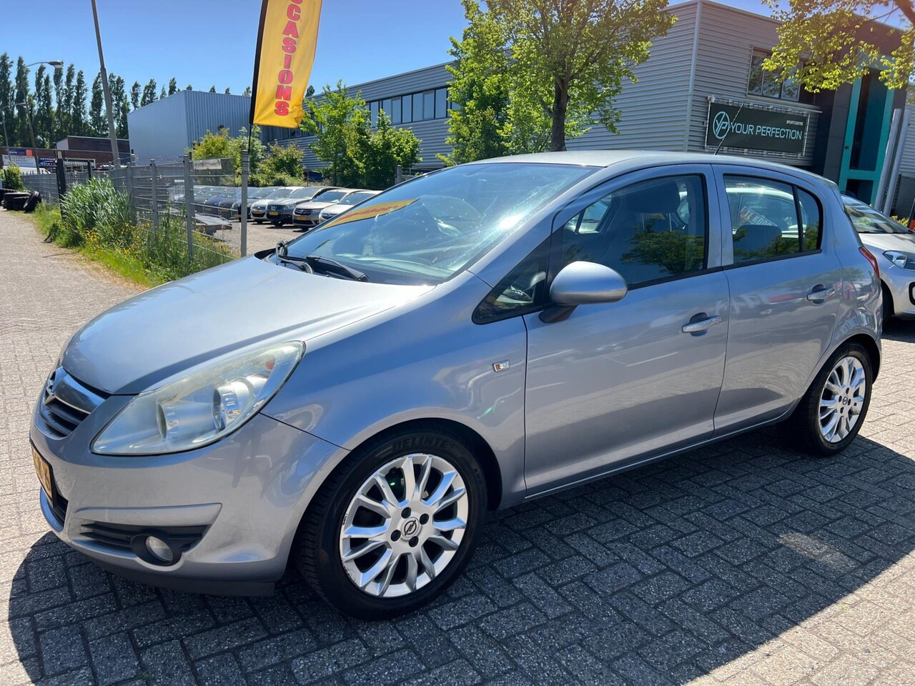 Opel Corsa - 1.4-16V Enjoy - 5 DRS - TREKHAAK - NIEUWE APK ! - AutoWereld.nl